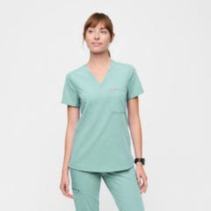 FIGS Scrub Top - SEAGLASS/MEDIUM - Catarina One Pocket Scrub Top